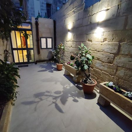 Peaceful Traditional Maltese Townhouse Лука Екстериор снимка
