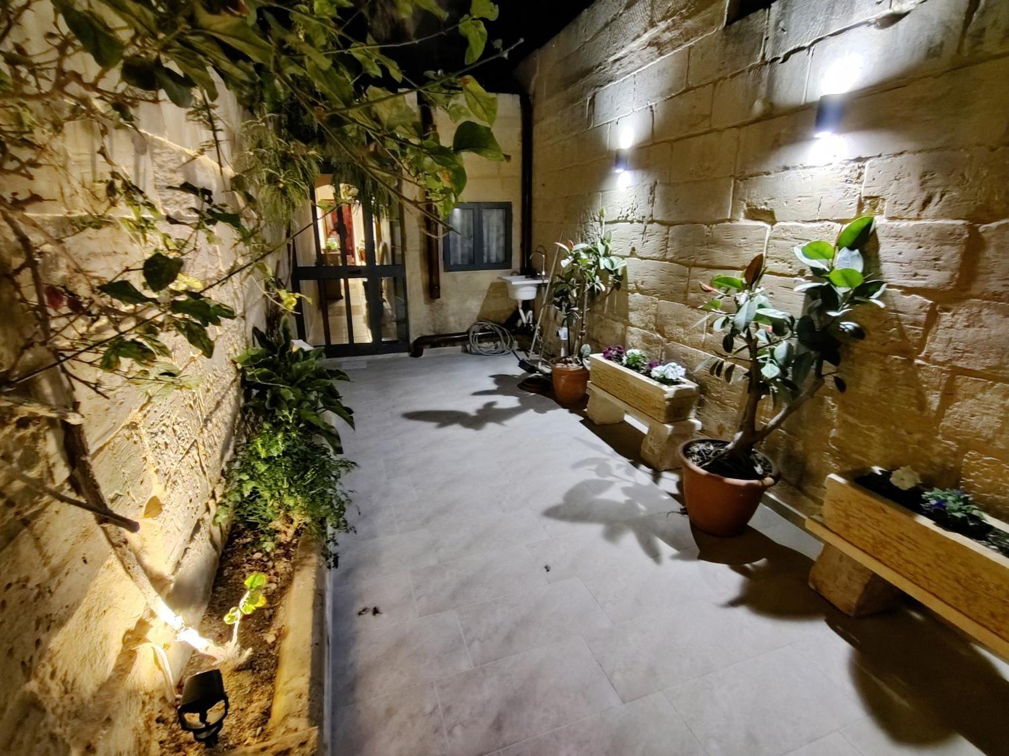 Peaceful Traditional Maltese Townhouse Лука Екстериор снимка